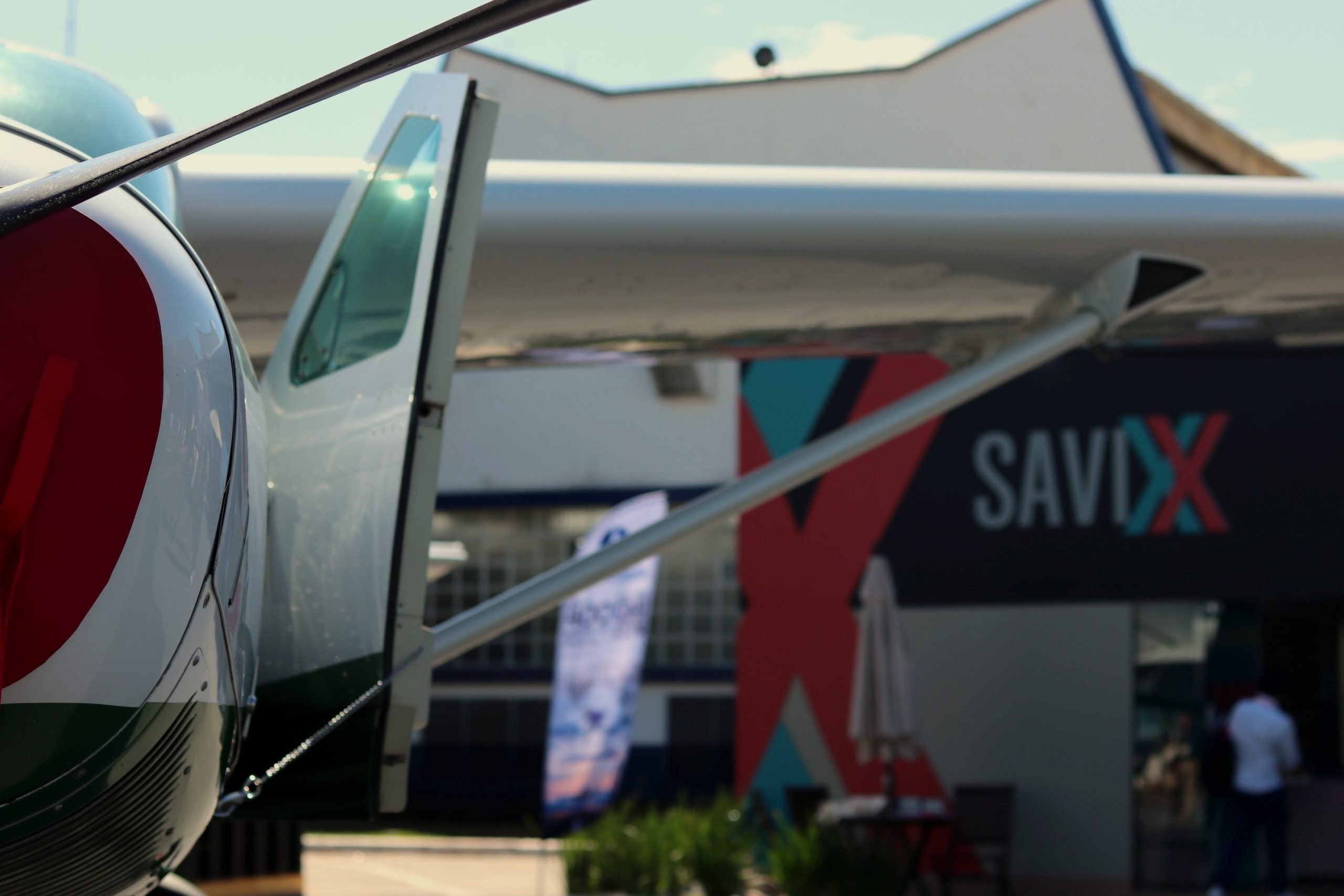 Estande da Savixx na Labace 2026, no pátio do Aeroporto Campo de Marte